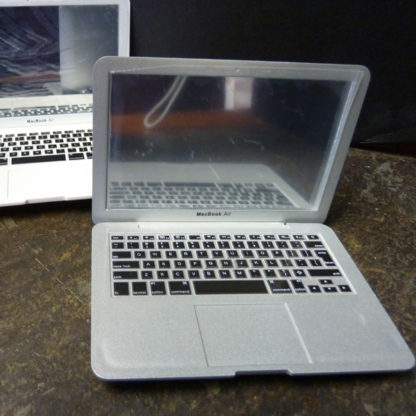 relams laptop white