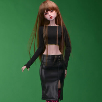 dollmore model f black crop top