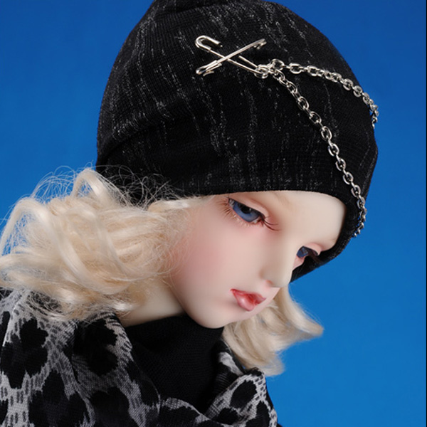 dollmore chain vintage beanie