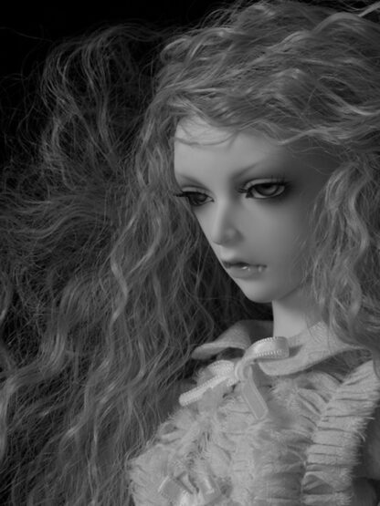 dollmore dollpire eve kalmia lars