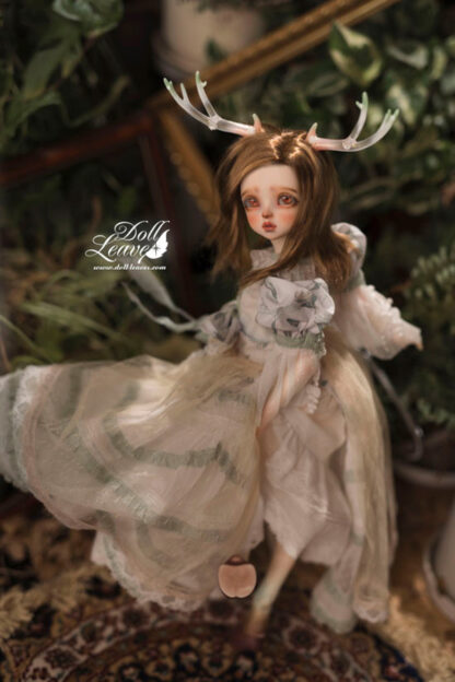 doll leaves msd leilia deer