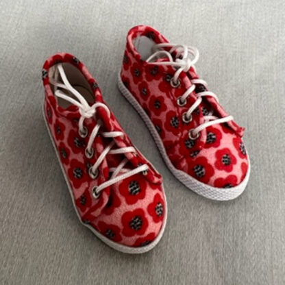 designs by dde sneaks red flowers