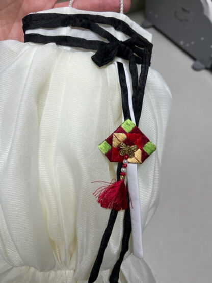 sd cream poofy dress