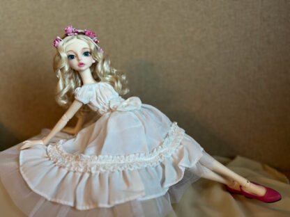 darling darcy doll leaves amara