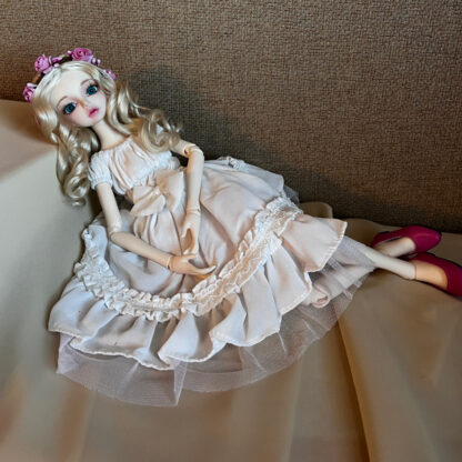 darling darcy doll leaves amara