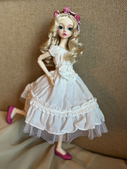 darling darcy doll leaves amara