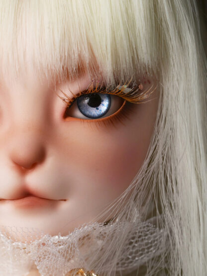 dollmore catish reaa intactly white