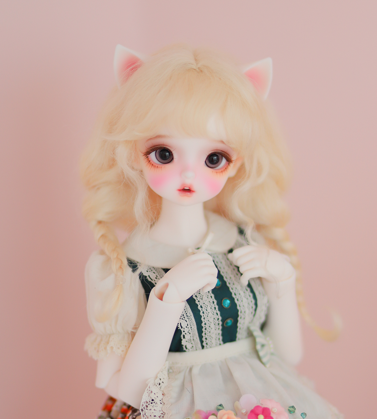 chicabi cat ears