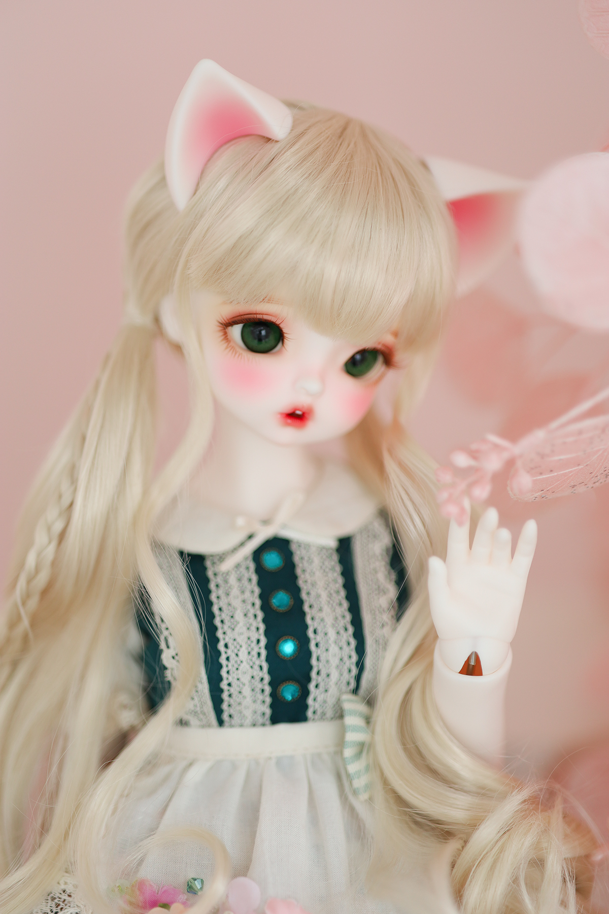 chicabi cat ears
