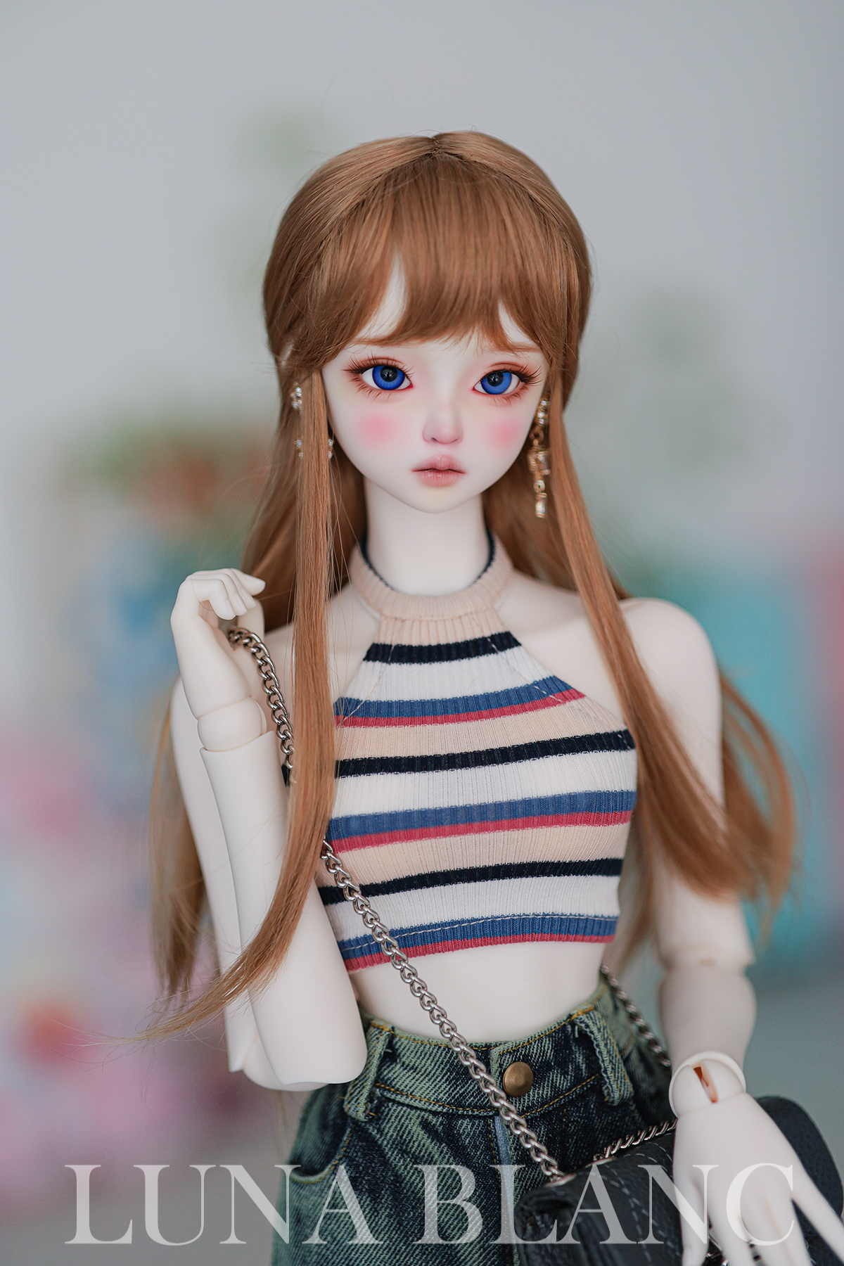 luna blanc daphne
