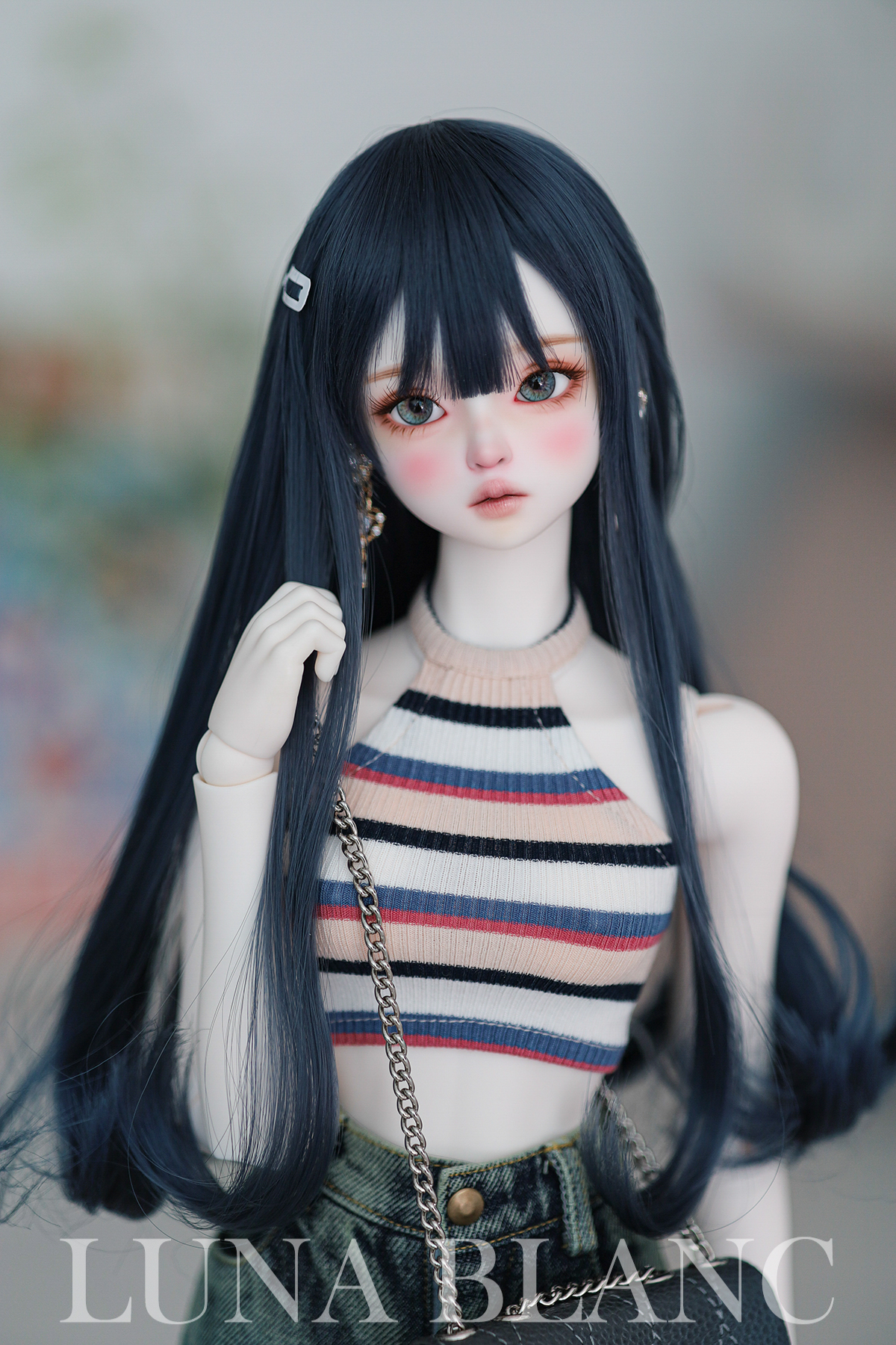luna blanc daphne