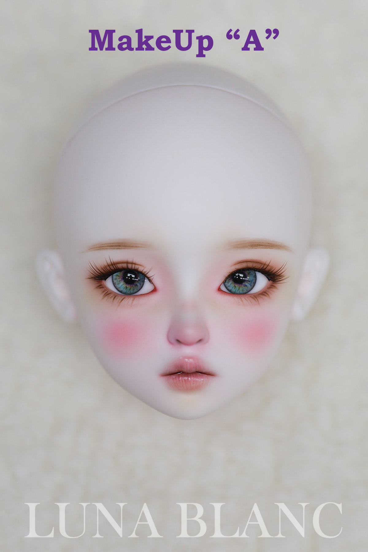 luna blanc daphne