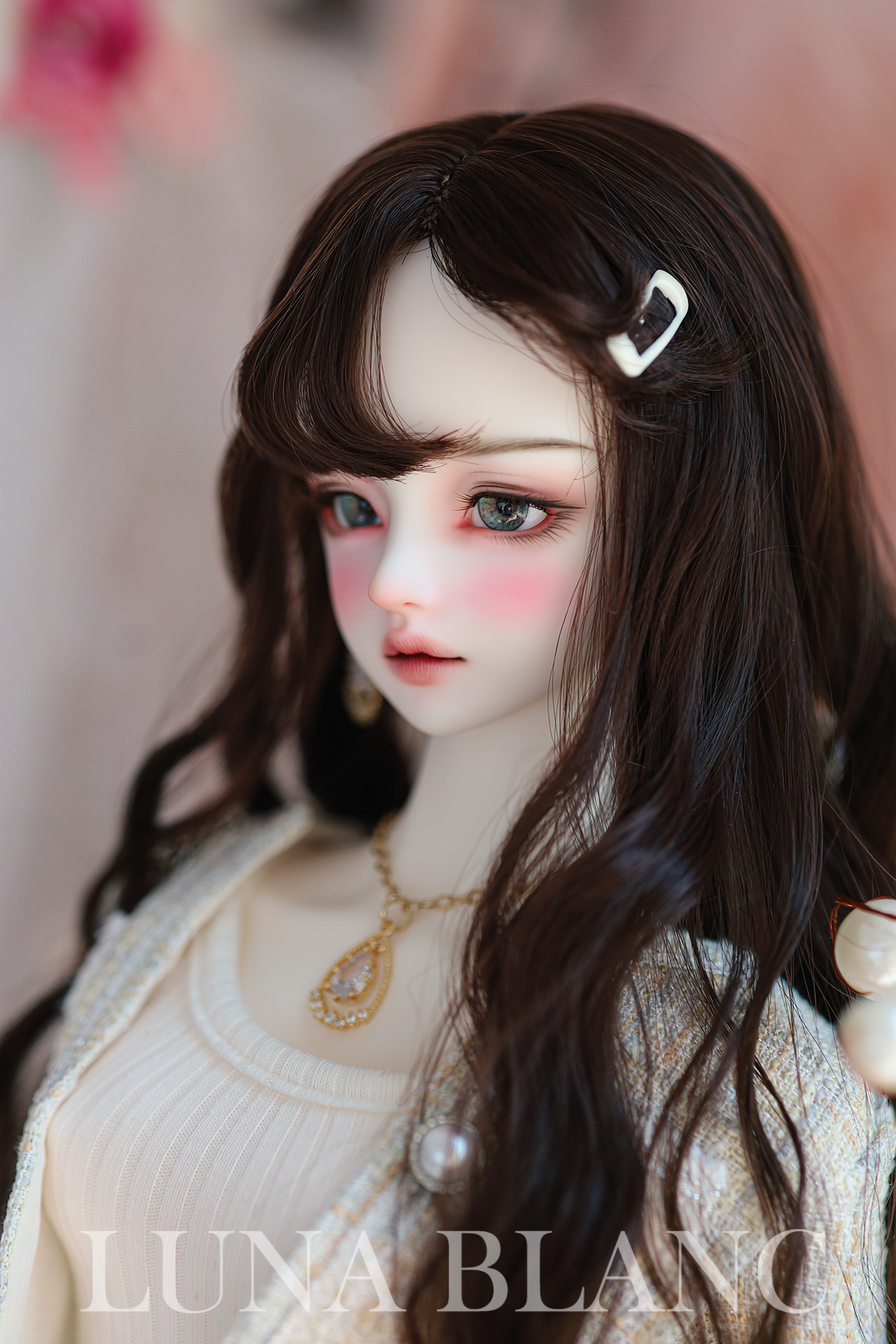 luna blanc hestia