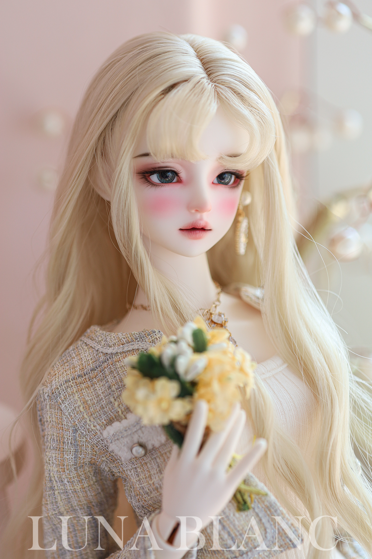 luna blanc hestia