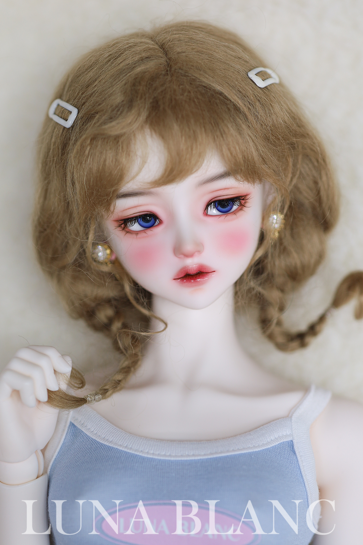 luna blanc 63 kylie