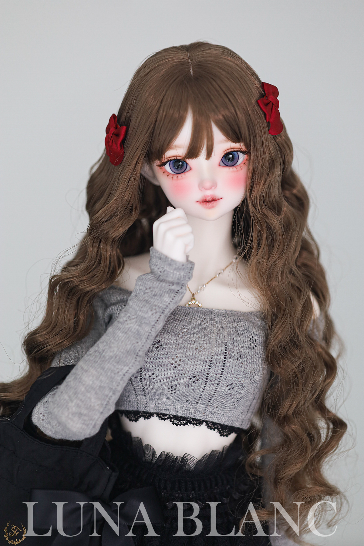 luna blanc serin