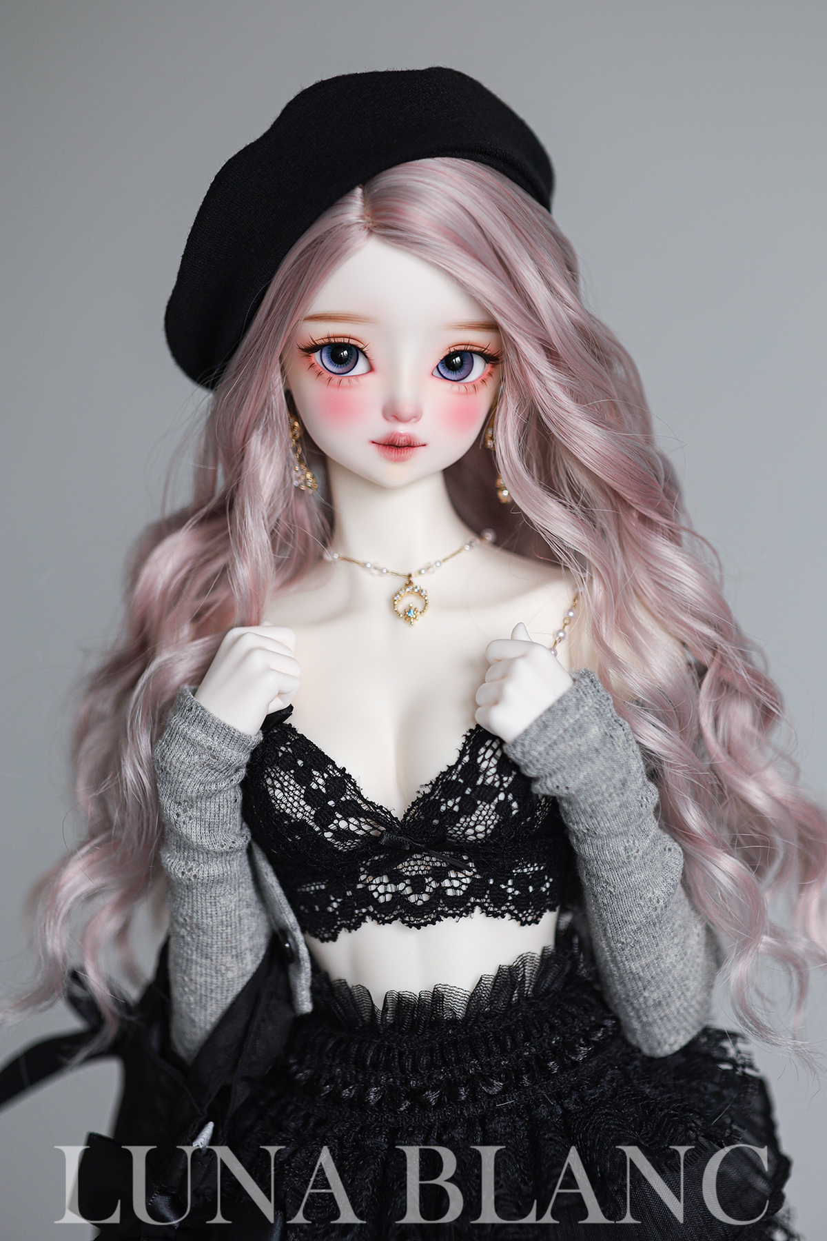 luna blanc serin