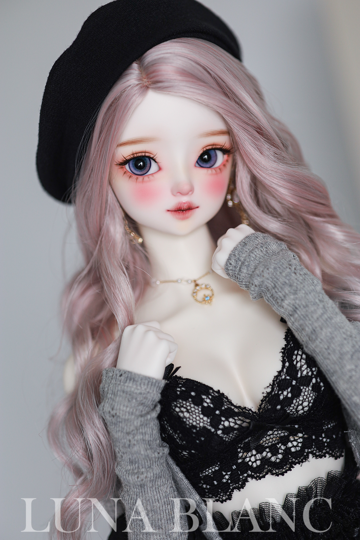 luna blanc serin