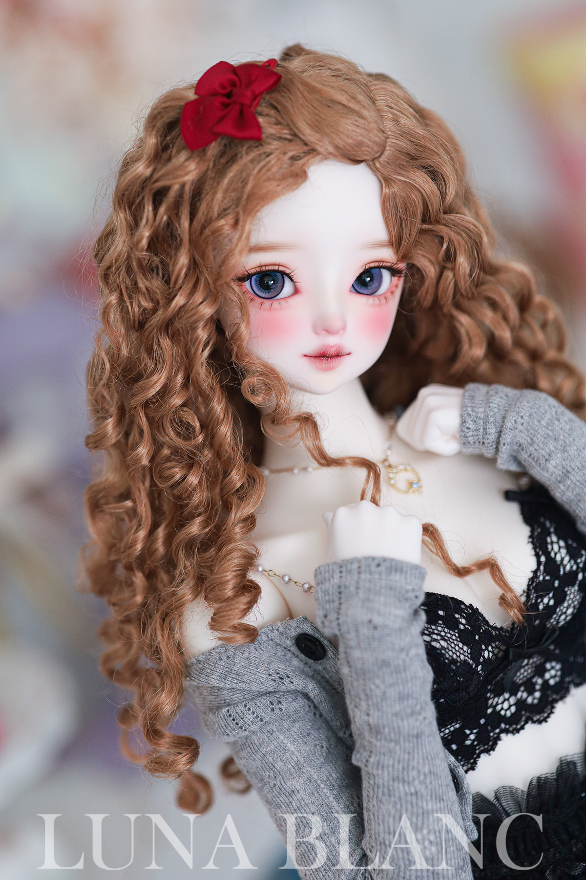 luna blanc serin