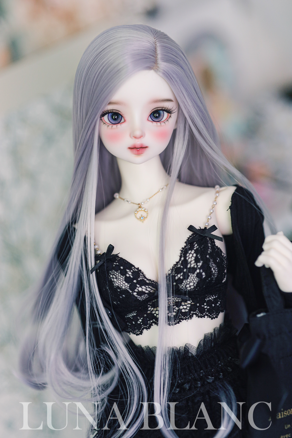 luna blanc serin