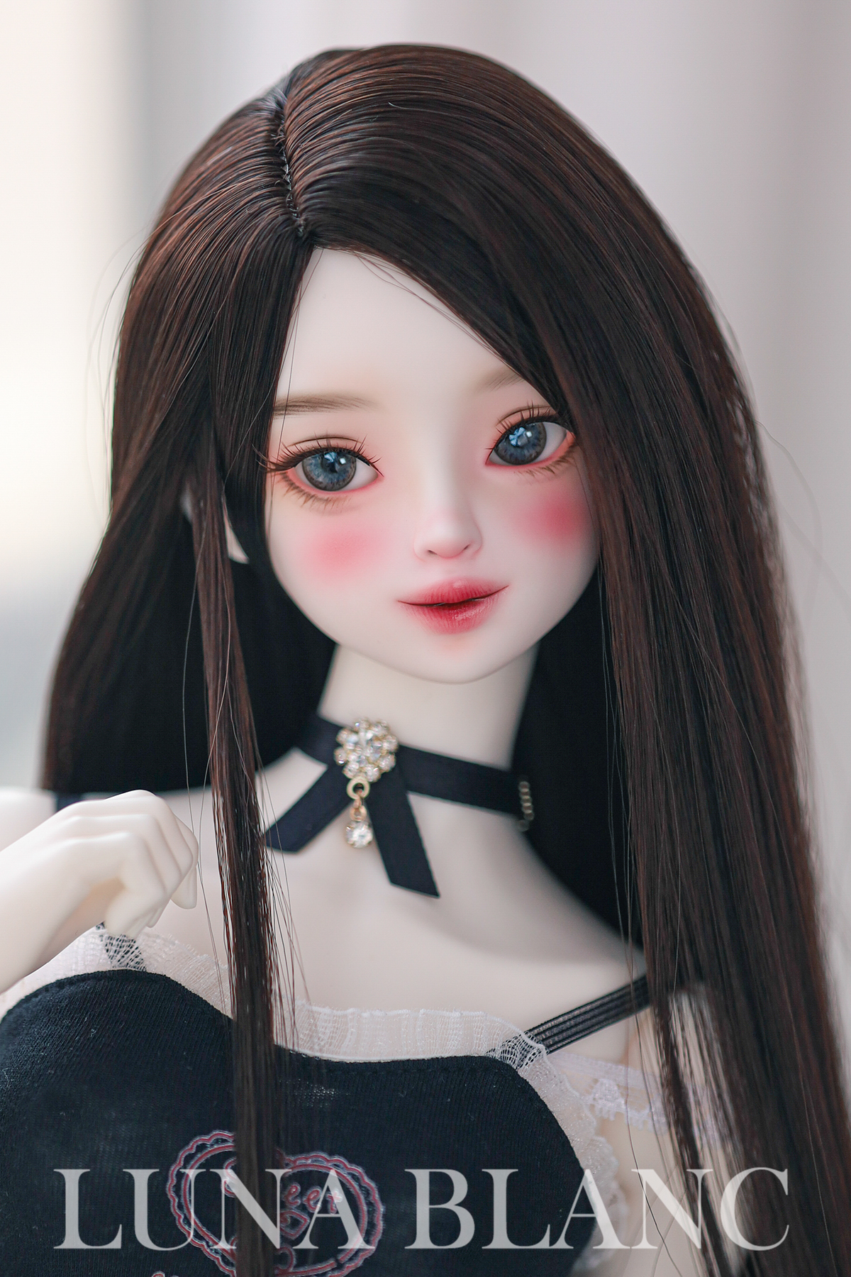 luna blanc vicky