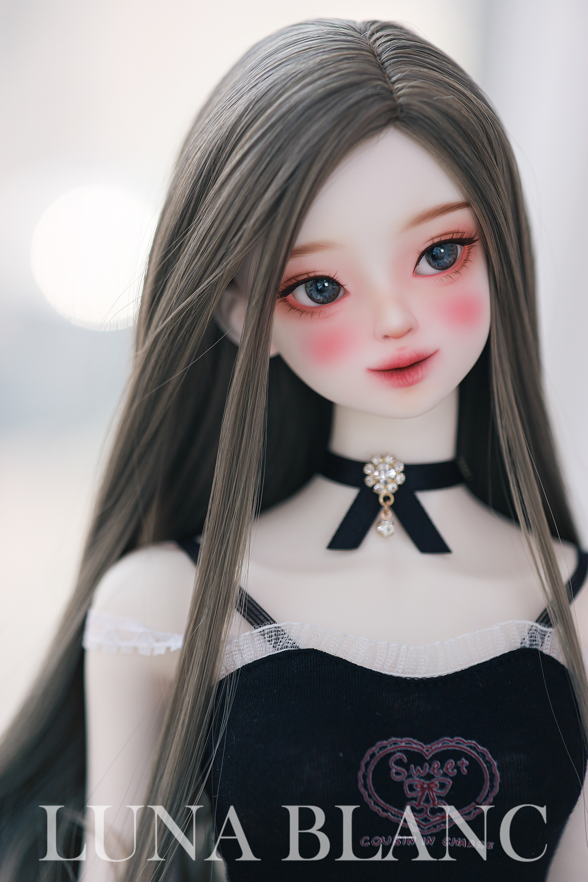 luna blanc vicky