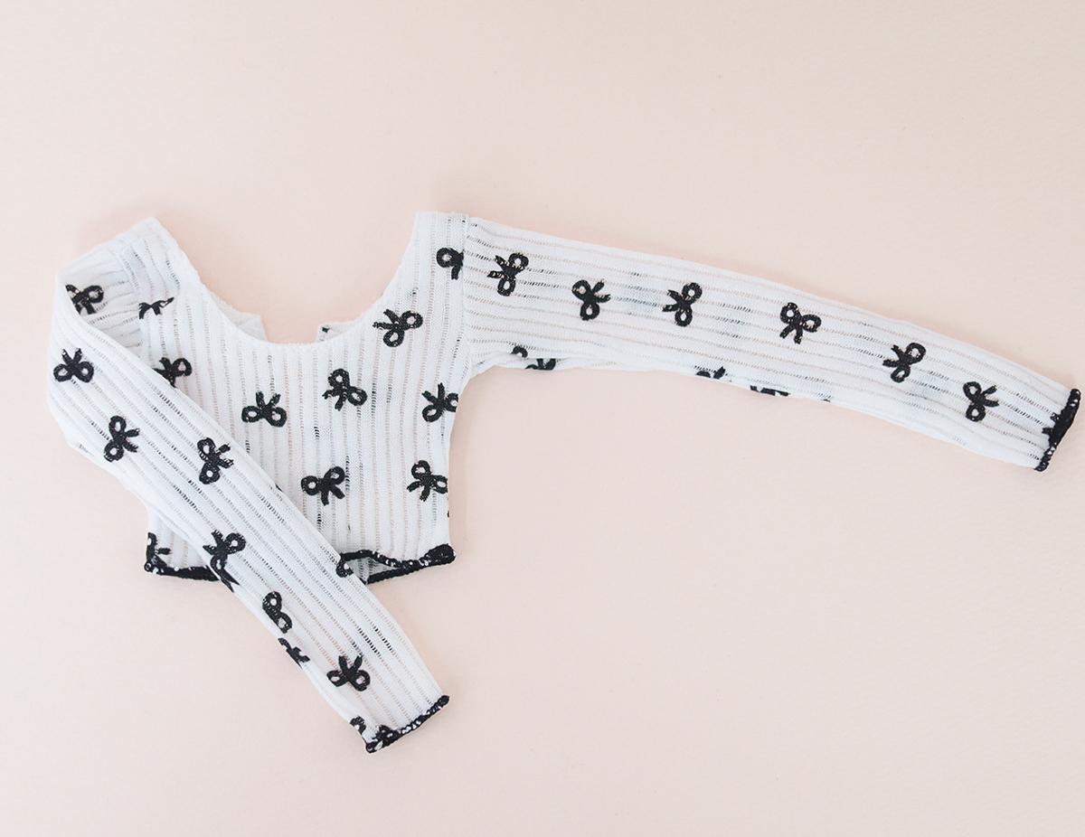 chicabi msd ribbon crop top