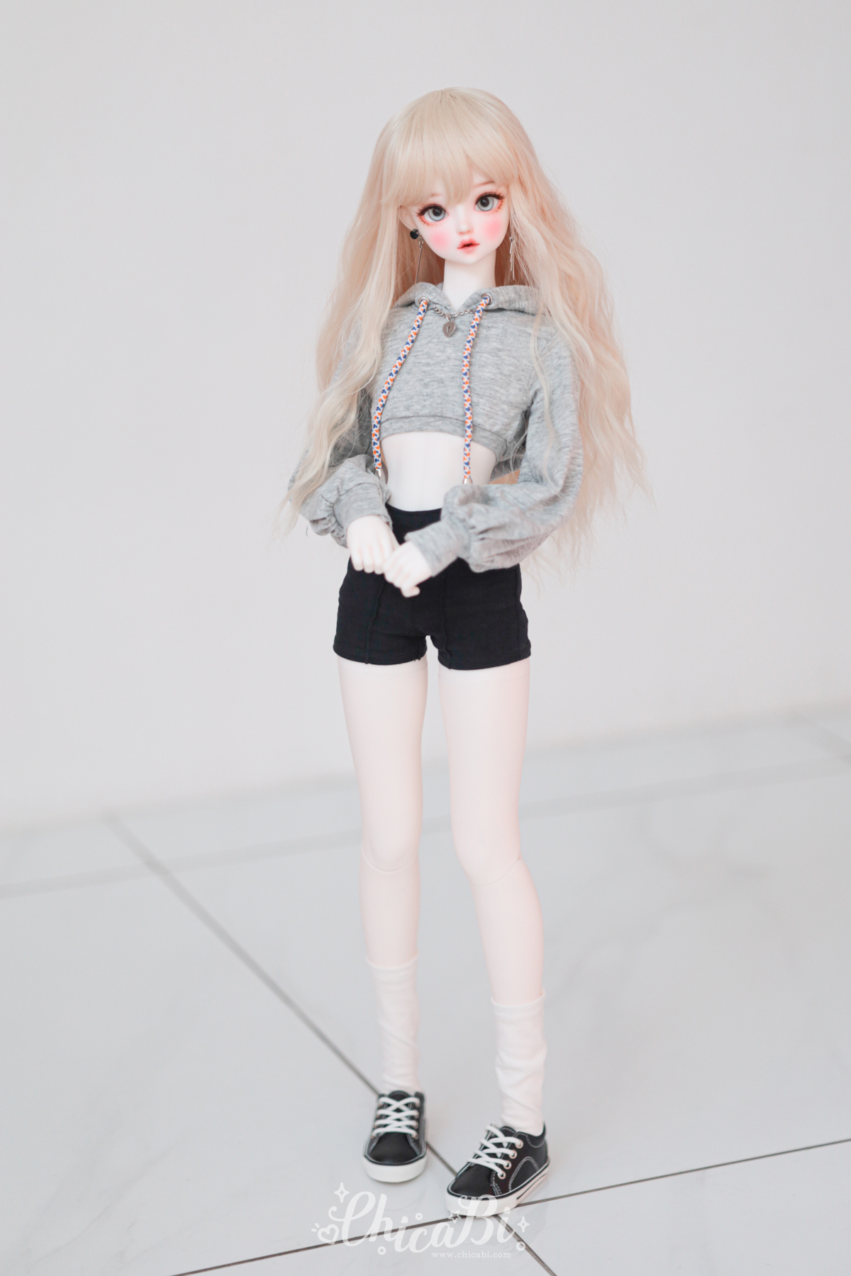 chicabi sd balloon hoodie cropped