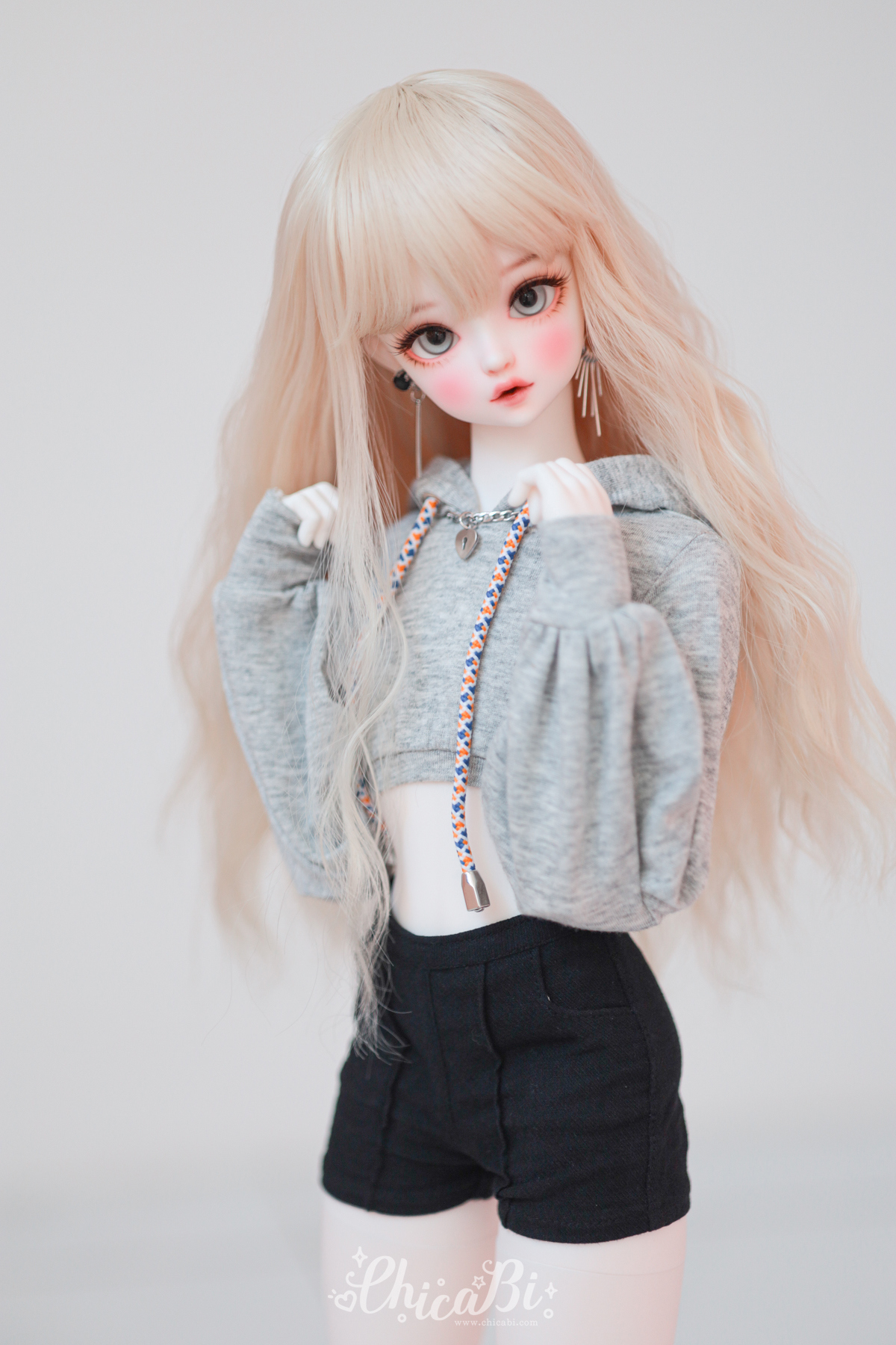 chicabi sd balloon hoodie cropped