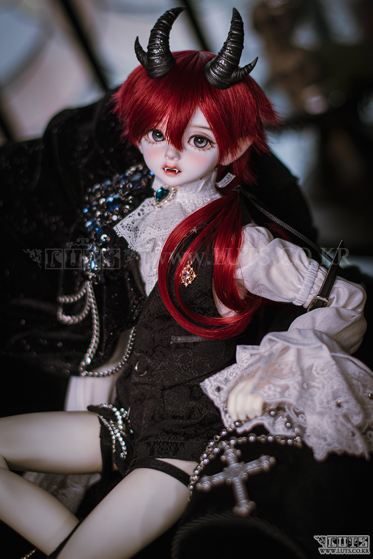 luts kid delf bory vampire nyc doll con exclusive
