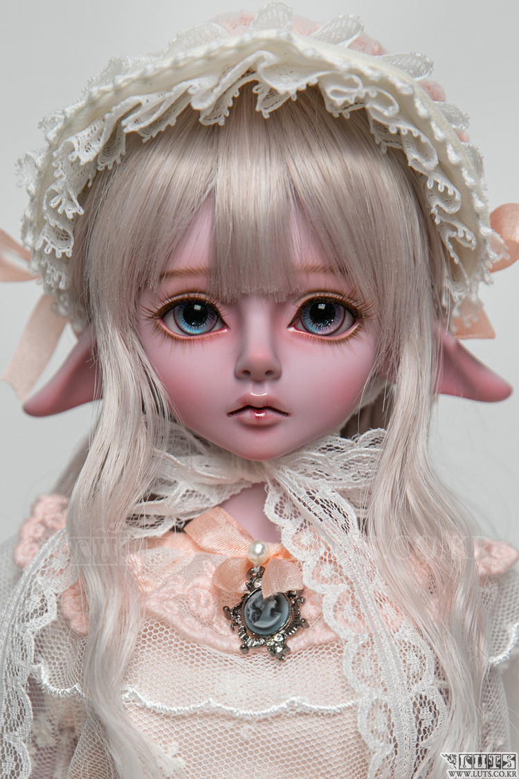 Luts kid bory elf nyc doll con exclusive