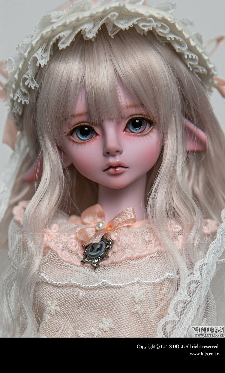 Luts kid bory elf nyc doll con exclusive