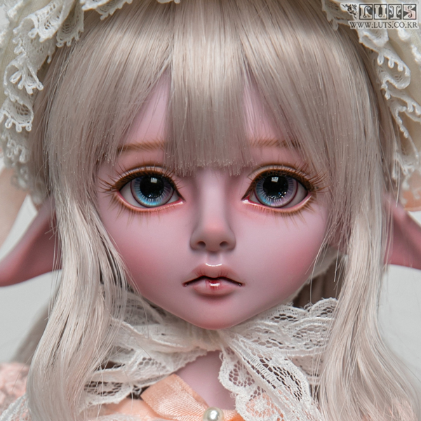 Luts kid bory elf nyc doll con exclusive