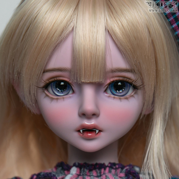 Luts kid bory vampire elf nyc doll con