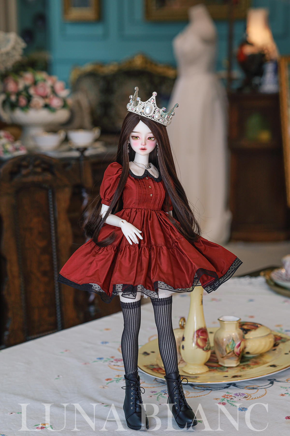 luna blanc kylie baby